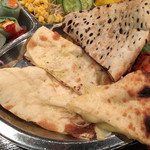 スバカマナ - チョコナン、チーズナン、ガーリックナン、プレーンナン