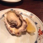 かきしゃぶ屋 - ちょい飲みセットの牡蠣①広島呉の牡蠣（焼き）