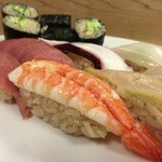 Yamayoshi Sushi - シャリに色が付いています