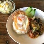 バンコック ポニー食堂 - ある日の週替わり定食　　パットマクアムーサップ茄子と豚挽肉のオイスターソース炒め
