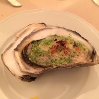 クチーナ ヒラタ - 北海道厚岸産牡蠣のオーブン焼き