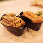 鮨処 平野 - 軍艦　蝦夷馬糞雲丹と由良の黒雲丹