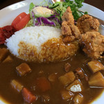 Minatobashi Shokudou - 唐揚げカレー。少し甘めの家庭的カレー。