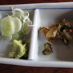 そば処 三百坊 - 薬味と箸休め。