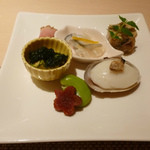 和食嘉肴 うす井 - 竹の子の生青のり和え、氷頭（ひず）なます、蛤しんじょう、一寸豆含め煮、野菜の玉子寄せ、合鴨ロース
