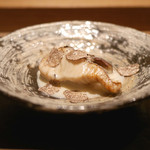 虎白 - 「焼物」鰆焼き、原木椎茸ソーズ、黒トリュフ掛け　2015年11月