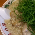 ラーメン魁力屋 - 背脂がいい感じ