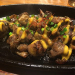博多若鳥 - こーちゃん焼き。上のソースはチーズ。