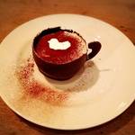 パンプルムゥス - 毎月 10日, 20日, 30日 限定３食
「カップティラミス」500円
チョコレートでできたカップの中に、とろーりとしたティラミスが入ってます