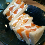 Ichikawaya Kohi - 季節のフルーツサンド(柑橘)