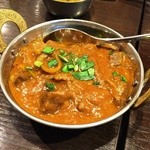 唐辛子を使ったスパイシーなマトンカリー