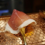 串かつ あーぼん - エリンギ ・リームチーズ・バジル 生ハム添え