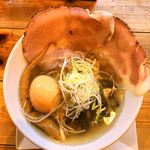 くそオヤジ最後のひとふり - しじみラーメン+味玉