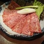 焼肉 京城苑  - 上カルビ。噛まなくても溶ける感じで食べられます。