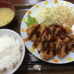 まんがだらけ - チキンカツ定食