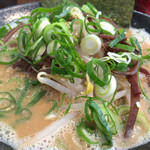 ドン．チードル - 大好きなチャーシューは2枚隠れてる（笑）もやしなどの野菜がたっぷり！*\(^o^)/*