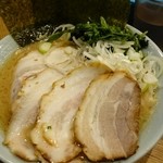 鶴一家 - チャーシュー麺