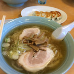 榮ラーメン - 醤油ラーメン、700円