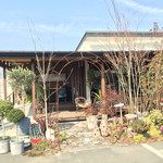 バンビーナ - 外観
      ゆくはし植物園の隣り