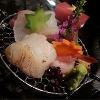 一游 - 炙った帆立、マグロなど