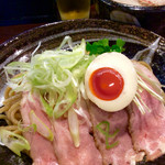 かしや - 金土日限定のつけ麺(900円)。
