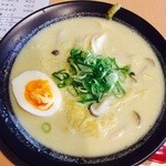 ゴルカ麺 - グリーンカレーラーメン（ランチ半チャン付750円）