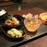 中皿 『 花見モナカ 』 鮪 花山葵 柚子 アボガド 豆乳 いくら とんぶり☆