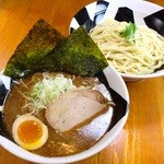 Tukemen Onnoji - 【節つけ麺】当店のNo.1メニュー、濃厚魚介豚骨つけ麺です！麺はモチモチ自家製の太麺です。 具だくさんのスープに付けてお召し上がりください。
                      麺中盛まで無料です。 