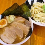 Tukemen Onnoji - 【節つけチャーシュー麺】人気NO.1の節つけ麺に塩チャーシューが合計4枚も乗ったチャーシューつけ麺です。麺中盛まで無料です。