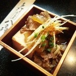 手打ちそば八轟 - お通し(肉豆腐)