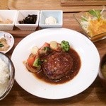 ファミリーキッチン ボチャカ 岡南店 - プレミアムハンバーグ定食：1,060円（期間限定）