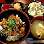 豚郎 - ｢豚カルビ丼定食｣並税込700円