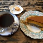 コロポックル - スペシャル珈琲とケーキ