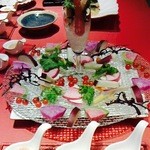 創作Dining Sushi　きくち - ①鎌倉野菜の彩りｻﾗﾀﾞ（新鮮な野菜が美味しかったですし、ﾄﾞﾞﾚｯｼﾝｸﾞの3種類も野菜によくﾏｯﾁしていて良かったです）