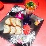 創作Dining Sushi　きくち - ②ｽﾞﾜｲｶﾞﾆ&ｱﾎﾞｶﾞﾄﾞﾀﾙﾀﾙのｶﾞｰﾘｯｸﾄｰｽﾄ（今迄のﾈｷﾞﾄﾛｶﾞｰﾘｯｸﾄｰｽﾄを更にｽﾍﾟｼｬﾙにした逸品で美味しかったです）