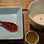 土の上の花 - 豆腐   まるでプリンみたいに滑らかな舌触り