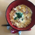 Shunka Shutou - とろとろ卵の親子丼880円。