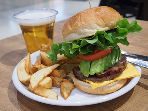 サンプル通りの贅沢バーガー By Chineko ヴィレッジヴァンガードダイナー イオンモール幕張新都心店 海浜幕張 ハンバーガー 食べログ