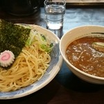 てのごい屋 - 黄のつけ麺。