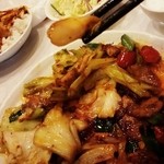 川菜館 - 強火で一気に炒められた葉ニンニクがごろごろと惜しみなく投入され最高！