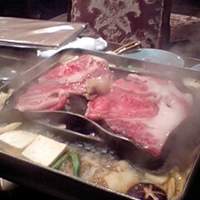 牛幸 本店 - こんな鉄板、初めて見ました！