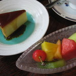 くろ麦 - ランチセットにつくデザートのなめらかプリン