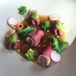 キュイジーヌ[s] ミッシェル・トロワグロ - 蝦夷鹿のコンソメとエストラゴン カラフルな野菜