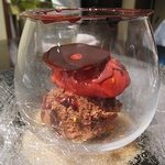 レストラン バカール - 薔薇の香りを閉じ込めた球体のパフェ