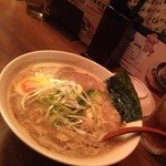 ももまる - 醤油ラーメン