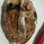 Jikasei Tennen Kobo Pan To Yaki Gashi Gurapan - 3種の赤い実とホワイトチョコレートのパン