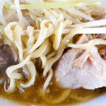 Ramen Jirou - 麺が太くて柔らかい