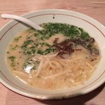 ラーメン・イザカヤ - 苗場豚骨