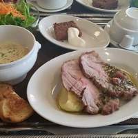 ビストロ グルマン - 鹿児島県産　茶美豚の丸ごとローストポーク