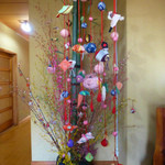 茶房 うえだ - 玄関のつるし雛